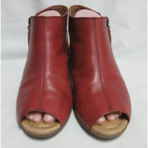 Earth Kristy Red Leather Booties Shoes Heels Sandals Women's 9B Peep Toe Zip - Picture 2 of 12
